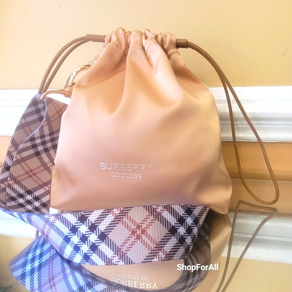 Burberry draw string bag - Picture 6 of 11